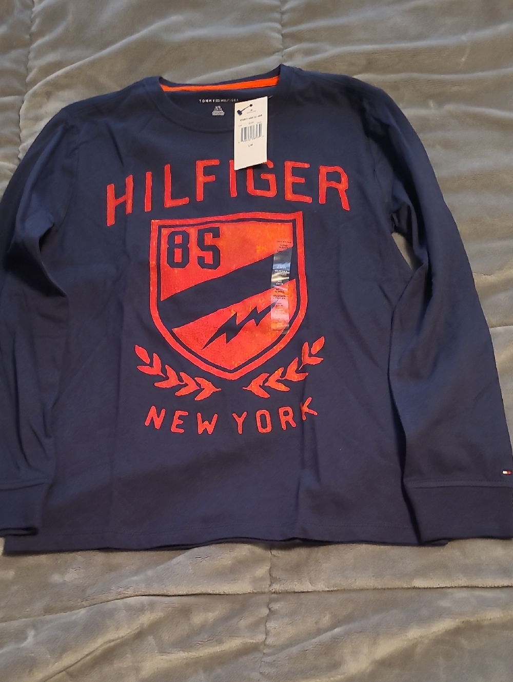 Tommy Hilfiger Navy Long-Sleeve Graphic Tee with Red Crest